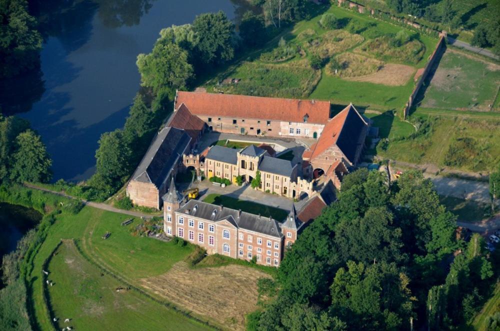 Kasteel Nieuwenhoven Apartment Sint-Truiden Luaran gambar